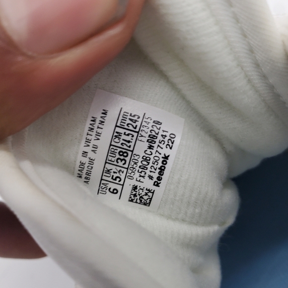 Reebok Shoes Men 6 Question Low Iverson Patent Leather Baby Blue Toe FY2345 - Picture 8 of 10